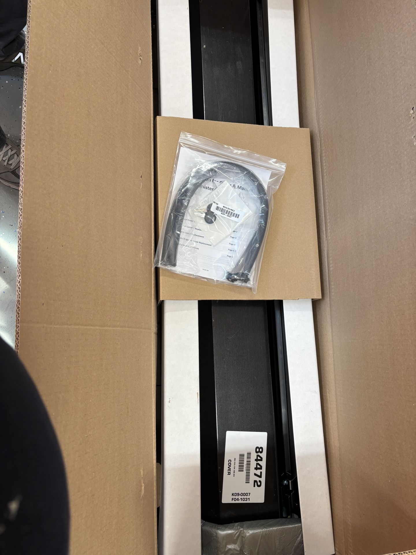 Real truck Retrax Tunnel Cover/with Rhino Bars 