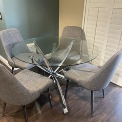 Breakfast Table & Chairs