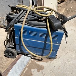 Soldadora/ Welding