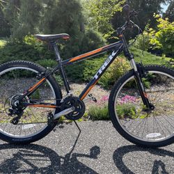 Trek 3500 mountain online bike price new