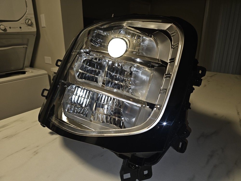 2022 2023 Mitsubishi Outlander OEM LED RH Right Headlight Lamp Complete