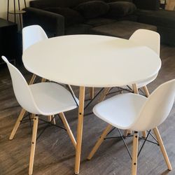 Dining Room Table 