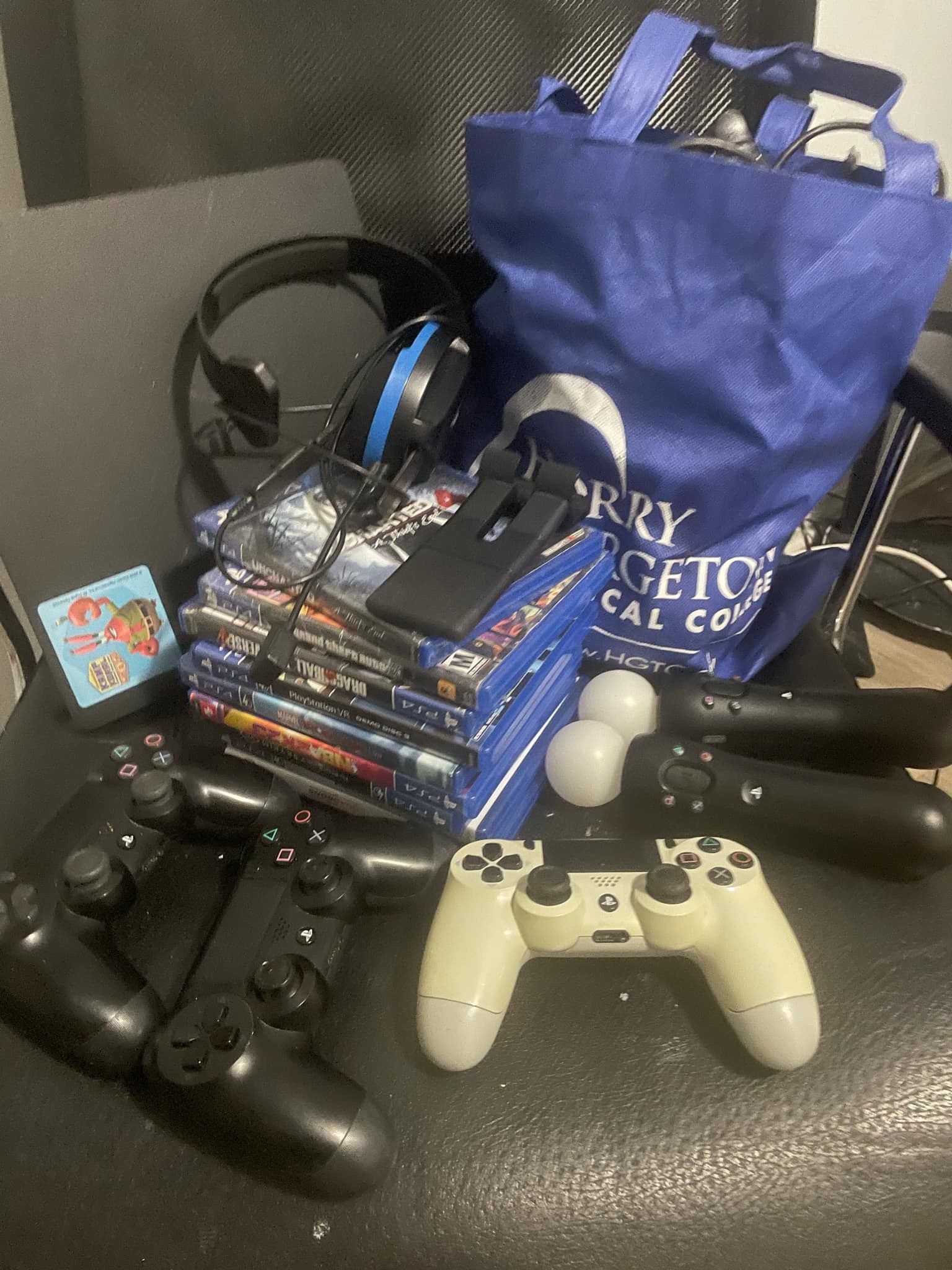 PS4 Slim Full Pack