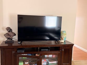 50" VIZIO 4K Smart TV (D50-E1) – Excellent Condition with Remote