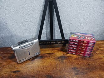 Panasonic RQ-A200 AM/FM Personal Stereo Built-in Speakers + 6 TDK D90 Cassettes