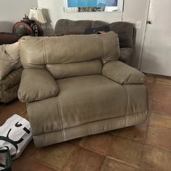 Recliner, Electric 