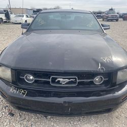 FOR PARTS ONLY 2007 FORD MUSTANG V6 4.0 Bad Motor / 05-2010 Body Parts