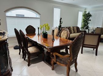 Michael Amini Cortina Dining Set