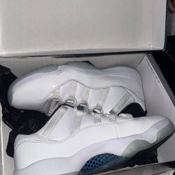 Jordan 11 Legend Blue Size 8 Used