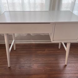 Specialized vanity w mirror and drawer