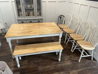 Kitchen Table, Bench, 4 Chairs In Near Perfect Condition!