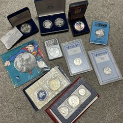 SILVER COIN Lot, 1988 BU Uncirculated Silver Eagle, 2000 Colorized Silver Eagle,  2021 Reagan Series silver Eagle, (3) Silver Rounds , 1942 Walking Li