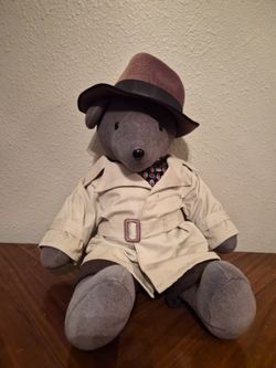 Vintage 1979 Humphrey Beargart by North American Bear Co. – Trench Coat, Hat & Tie