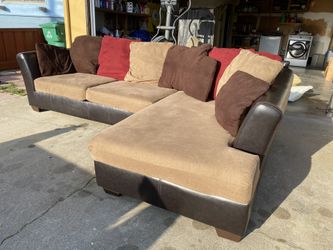 Immaculate sectional w washable covers