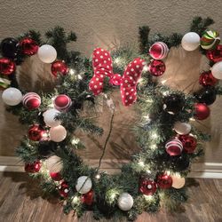 Minnie Mouse Holiday Wreath 