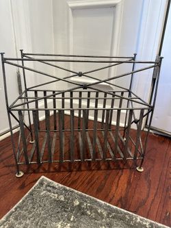 GREY WROUGHT IRON MAGAZINE HOLDER
