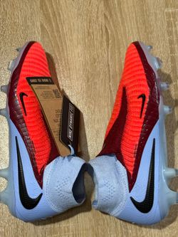 Kids soccer cleats size 5