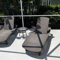 Pool Lounge Chairs With Cushions With Table