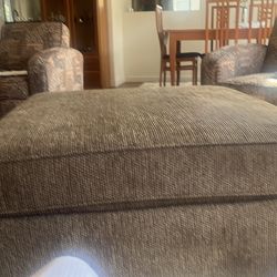 Large center room ottoman.