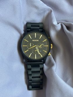 Nixon Men’s Sentry Chrono Watch in Matte Black