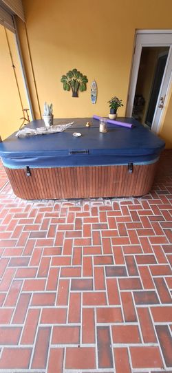 Hot tub