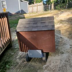 Wood Doghouse 