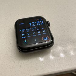 Apple Watch 6 Mint Condition 44MM 