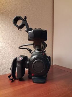 Canon EOS C100 Mark II Cinema Camera
