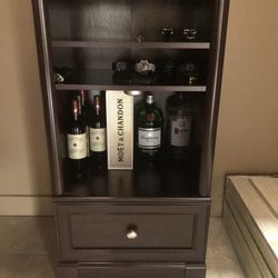 Hutch/Entertainment Stand