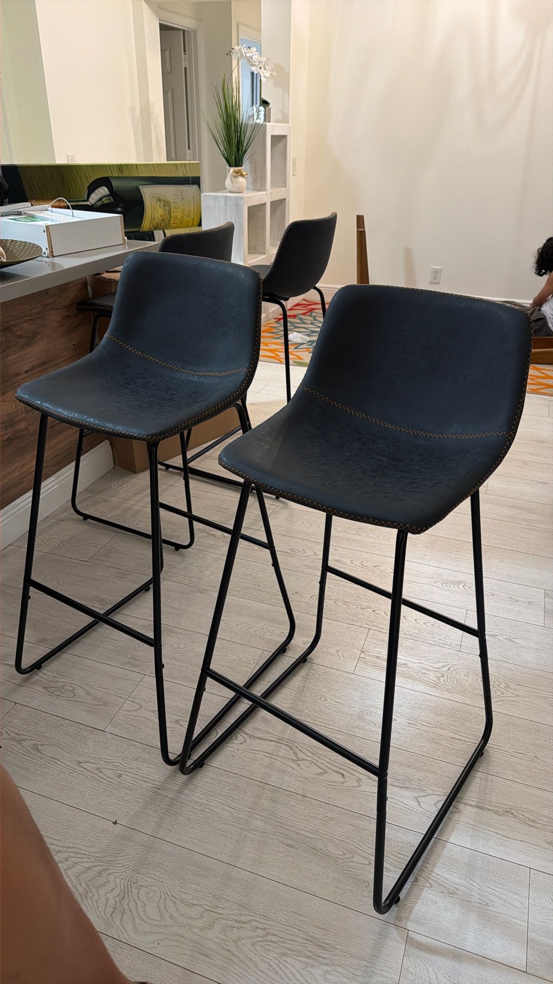 4 Bar Stools!!! Brand New !! 