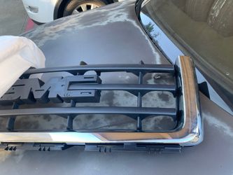 07-13 GMC Sierra grill