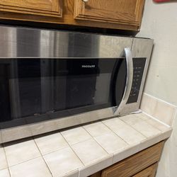 Frigidaire Over-the-Range Microwave