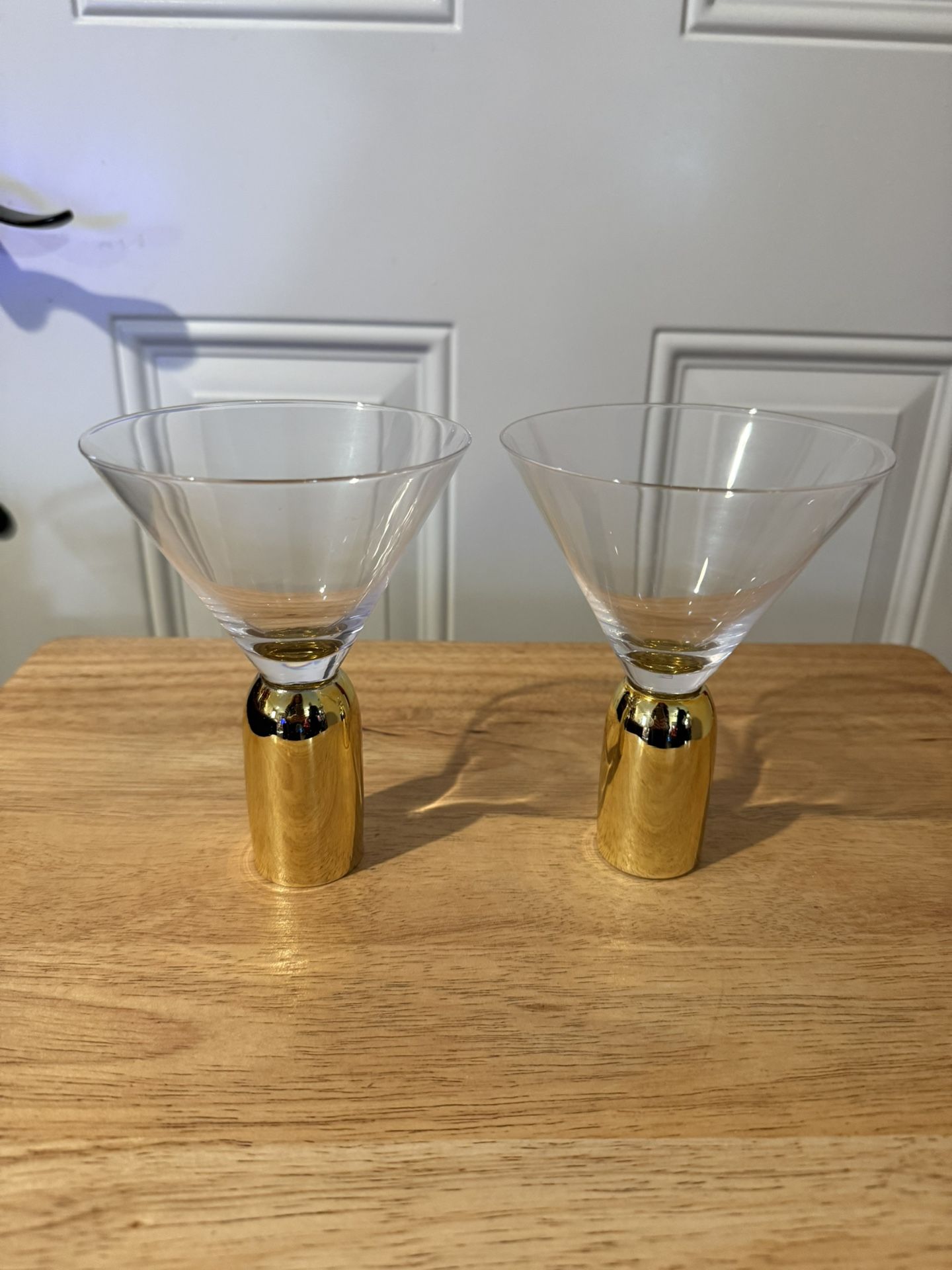 set of two wine π· glasses Or Juice π₯€ Glass with a gold base and a clear glass; it makes a wonderful gift for Christmas or the holidays.