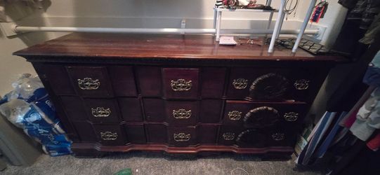 Dresser