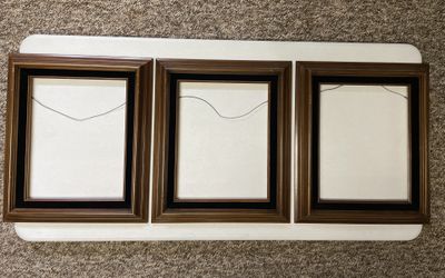 Large Portraits Frames - Brown 