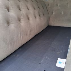 Martha stewart collection couch it is in amazing shape like new