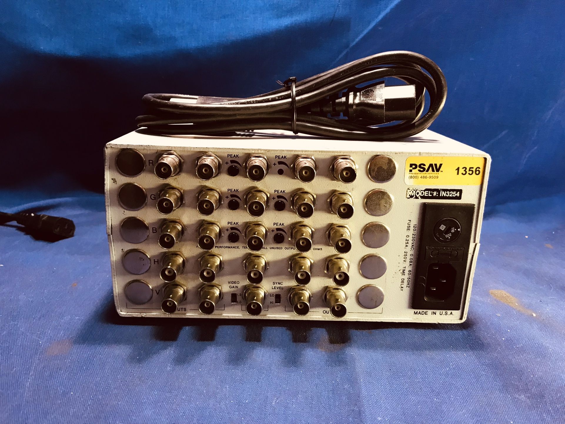 In line IN3254 High Resolution 4 Output Analog RGBH&V Distribution Amplifier