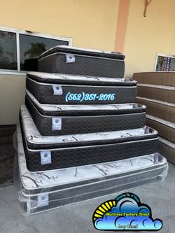 Royal Touch queen mattress and Boxspring bed set new Colchon y tambor