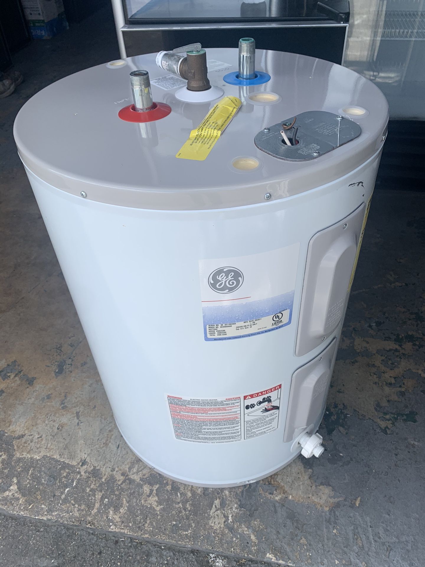 Water Heater 30 gallons NEW