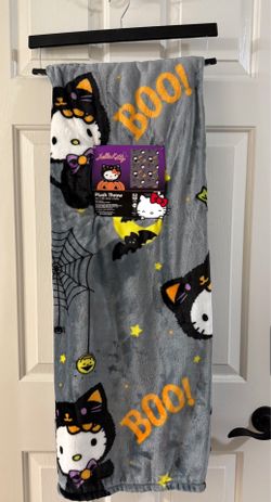 HELLO KITTY HALLOWEEN BLANKET