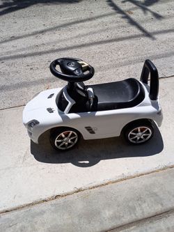 Toy car