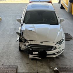 Ford fusion (severe damage)￼