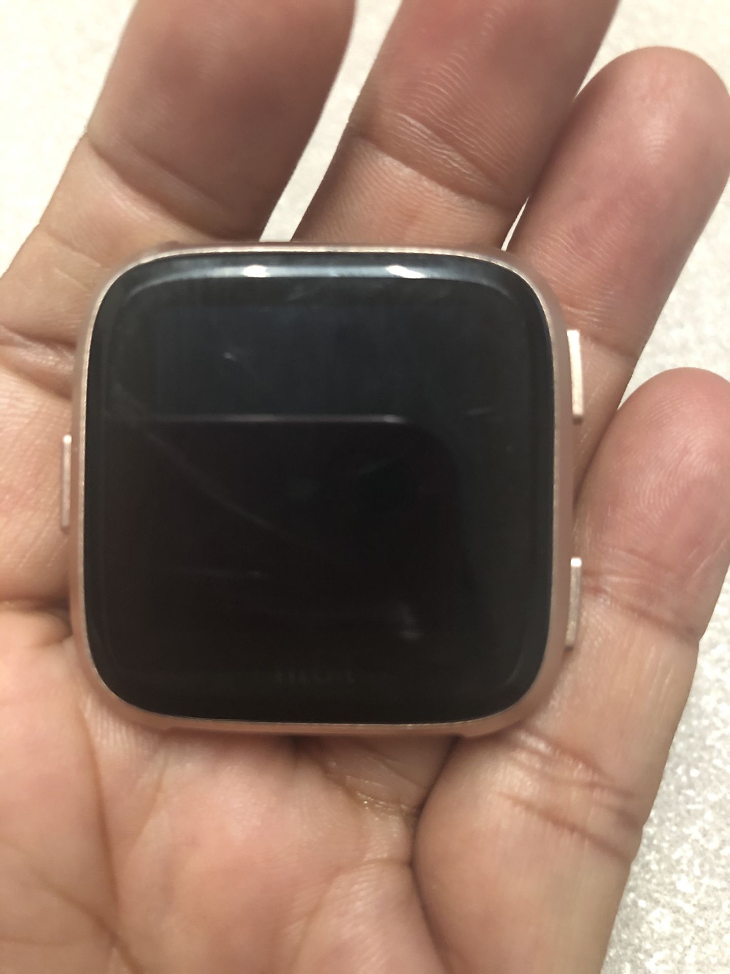 Fitbit Versa NOT working - for parts or repair
