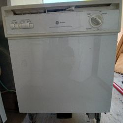 Nautilus White Dish Washer 