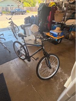 Roadmaster Granite Peak Mountain Bike – Excellent Condition –Price is negotiable
