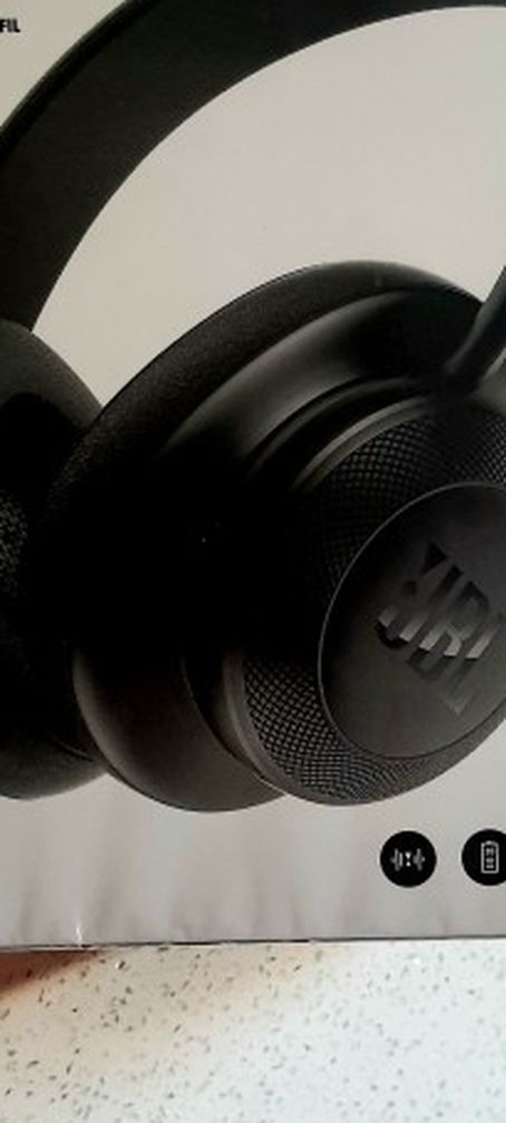 E55BT jbl wireless headphones new