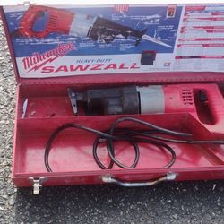 I'm Selling Milwaukee So So It's Always A Good Condition Very Little Use