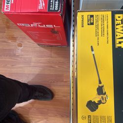 DEWALT 20V MAX 550 PSI 1.0 GPM Cold Water Cordless Electric Power Cleaner with 4 Nozzles (Tool Only)