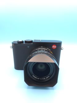 Leica Q3 28 and Accessories