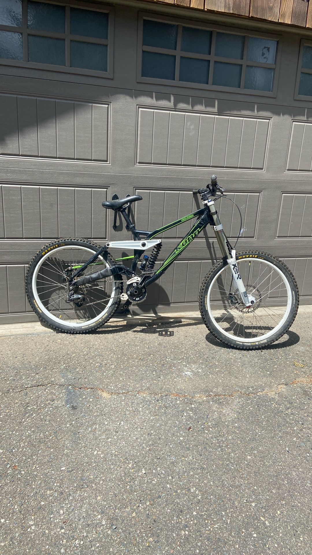 2010 Kona Stab Downhill Mountain Bike - With Upgrades